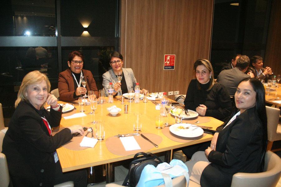 Momentos do jantar Festivo.