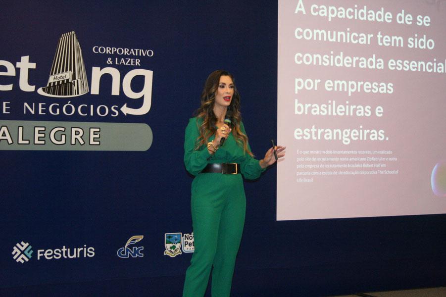 A palestra de Fernanda Oliveira, cativou a atenção de todos os presentes.