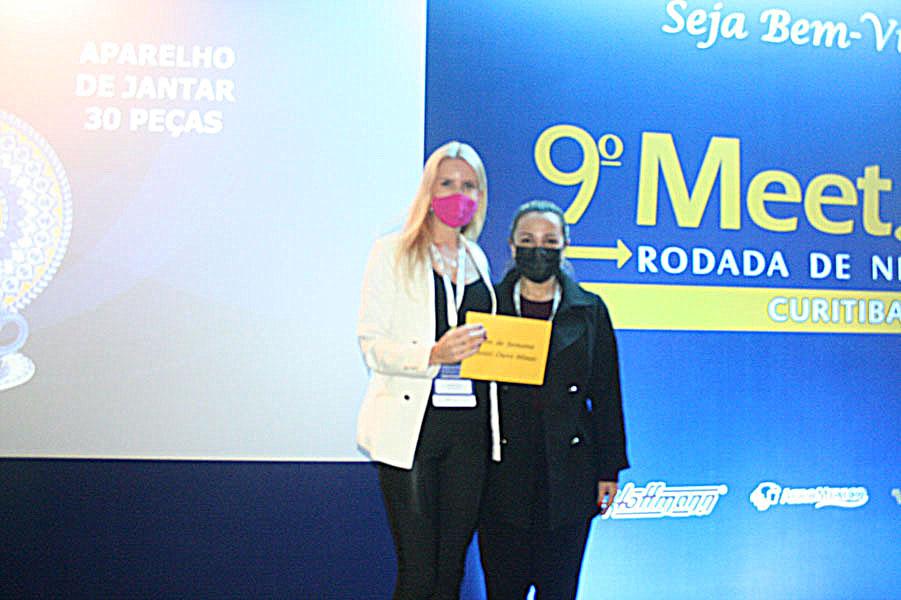Patricia Schor - da COOPERCONT, ganhou um fim de semana com acomp. no Hotel Ouro Minas - MG, das mãos de Grasielle de Souza Bastos.
