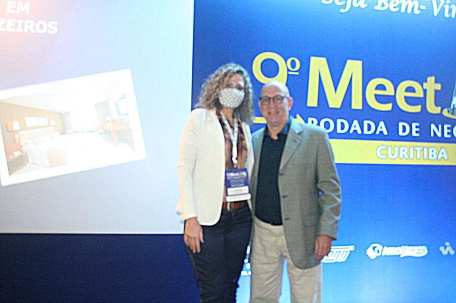Roberta Mattos - da EXXONMOBIL, ganhou um fim de semana com acomp. no Hotel Luzeiros Recife - PE, das mãos de Dagoberto Silva.
