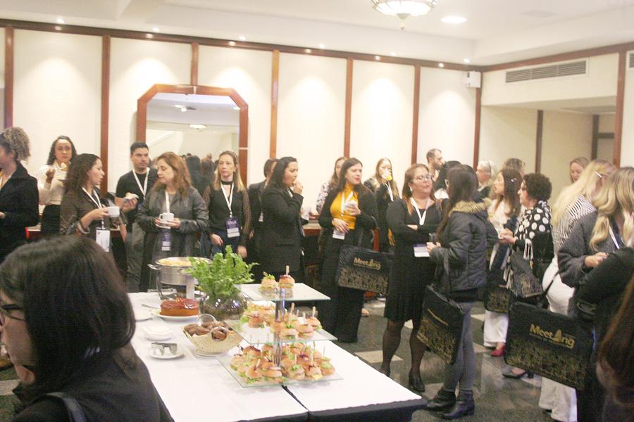 Welcome Coffee, no início do Meeting.