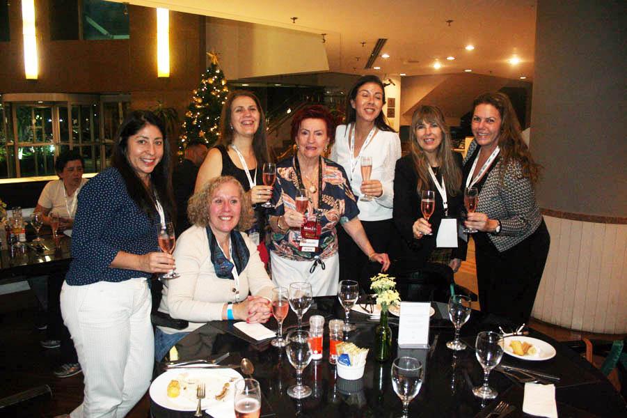 Momento do jantar festivo.