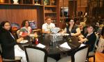 Momento do jantar festivo.