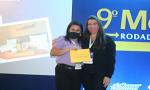 Fernanda Skraba - da Hospeda Eventos, ganhou um fim de semana com acomp. no Hotel Intercity, das mãos de Luciane Lorena Alberti.